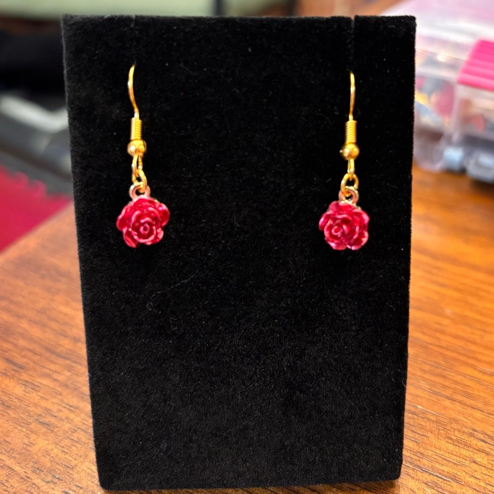 New Gold Rose Earrings comes with free gift!!💝